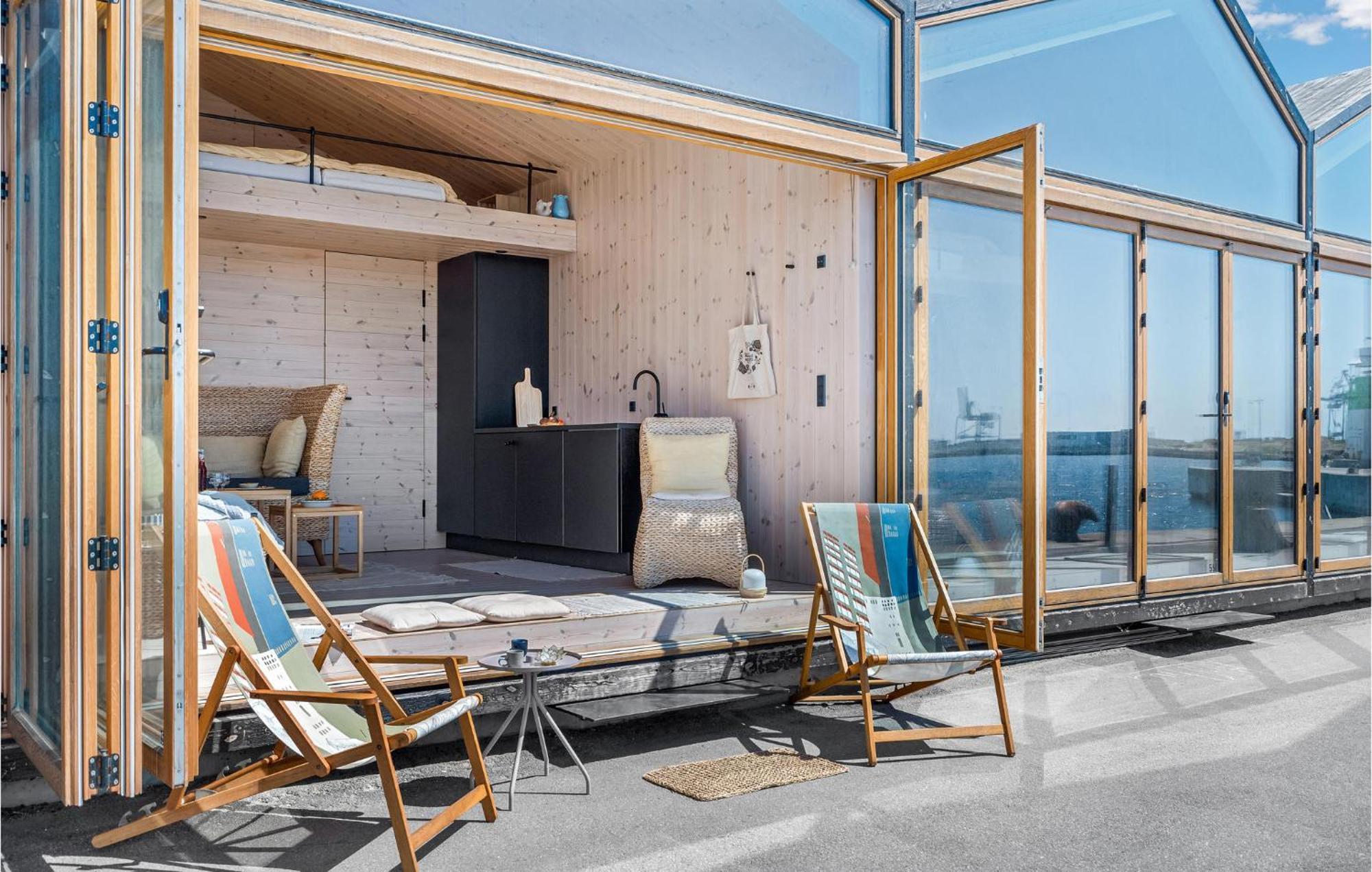 Apartment Gorgeous In C With Harbor View *